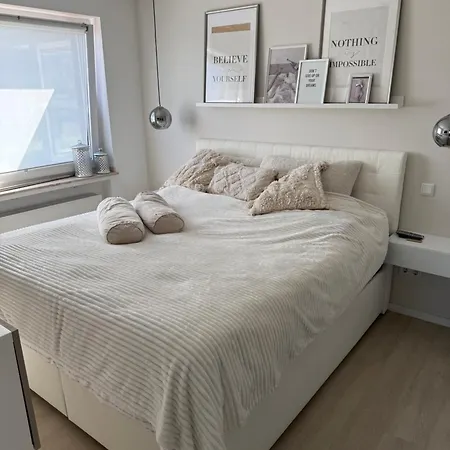 Daire Zentral Mit Garten Fuer Bis Zu 6 Personen *