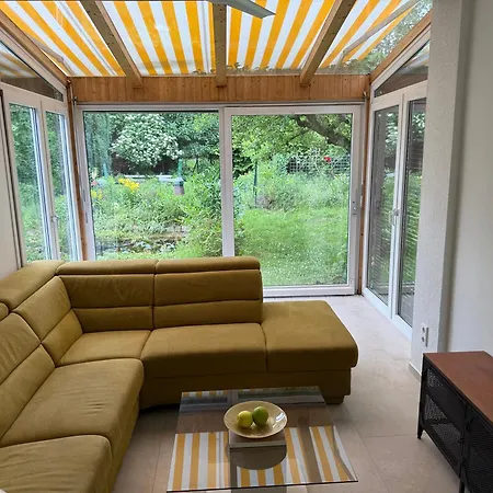 Zentral Mit Garten Fuer Bis Zu 6 Personen Apartament *