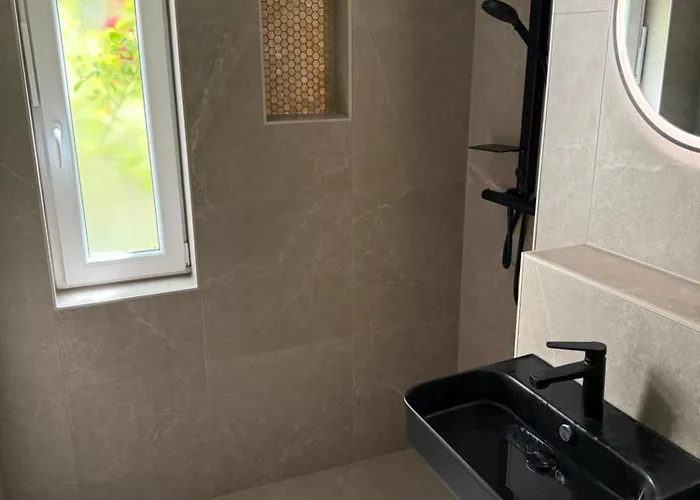 Zentral Mit Gartentraum 3 Schlafzimmer 8 Personen 公寓 *