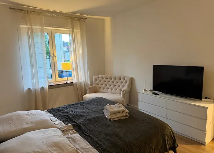 Daire Zentral Mit Garten Fuer Bis Zu 6 Personen *