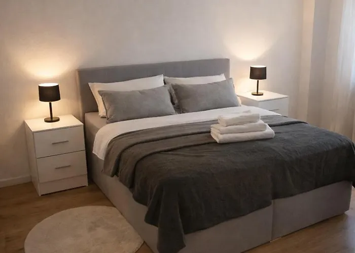 Zentral Mit Garten Fuer Bis Zu 6 Personen *